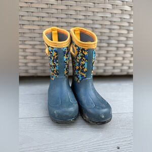 Kids bog boots